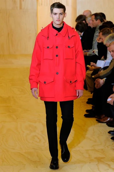 Look 28